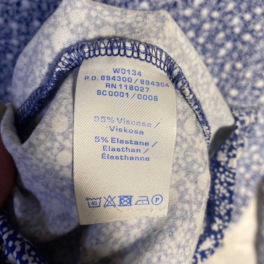 Boden Blue and white floral shirt 10 - Picture 4 of 7